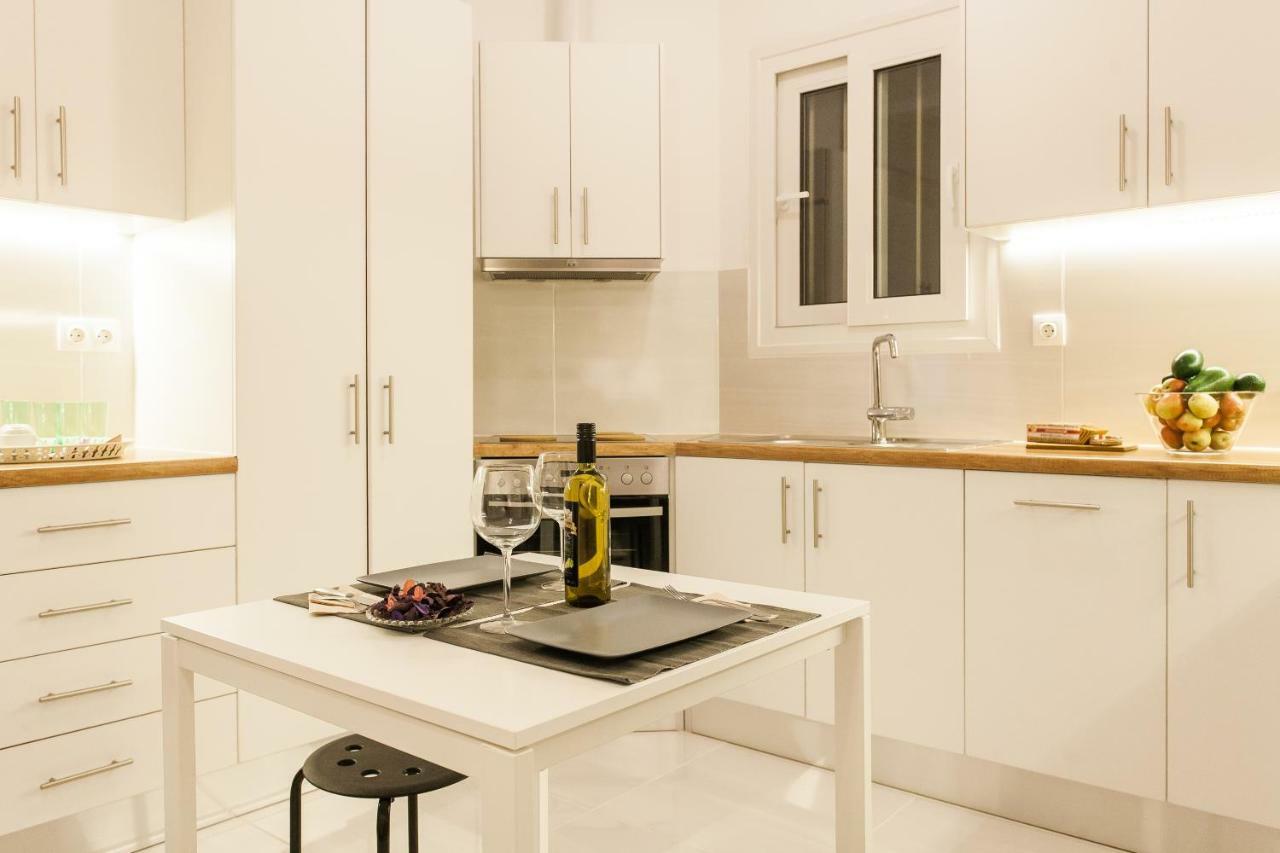 Classy Private Double Rooms In Apartment Next To Acropolis Атина Екстериор снимка